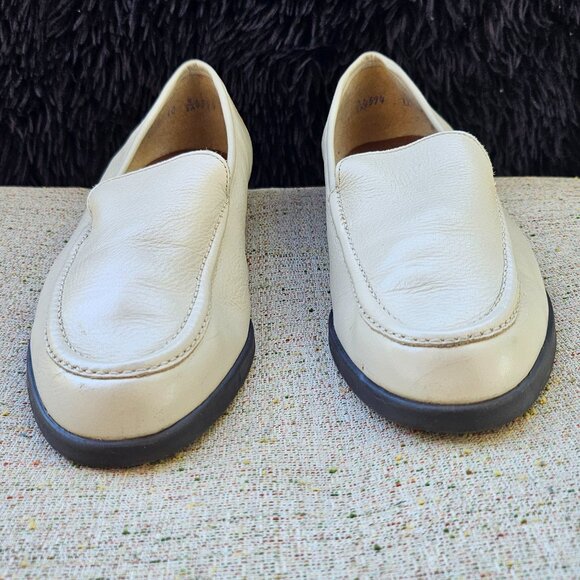 Easy Spirit Women moccasins White Leather Loafers Slip On Shoes Size 10 2A - Picture 3 of 15